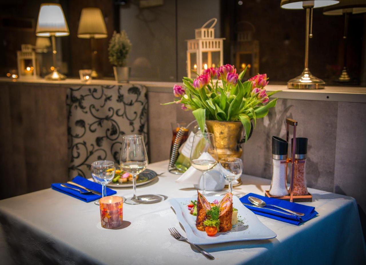 Kompleks Noclegowo-Gastronomiczny Laguna Niewiesze Exteriör bild